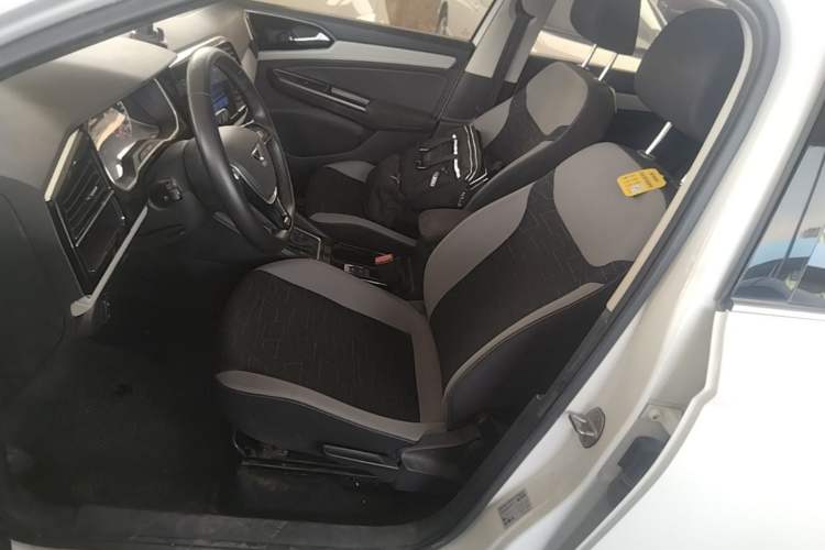 Used Jetta VS7 2023 280TSI Automatic Trend Edition Left Front Seat