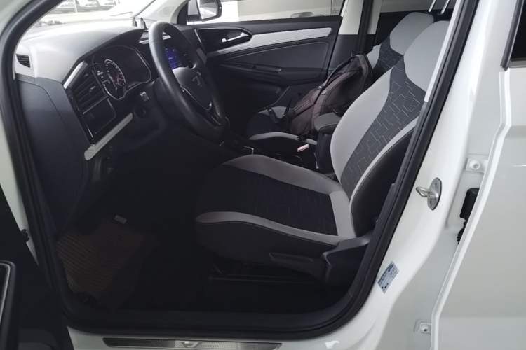Used Jetta VS7 2023 280TSI Automatic Trend Edition Left Front Seat