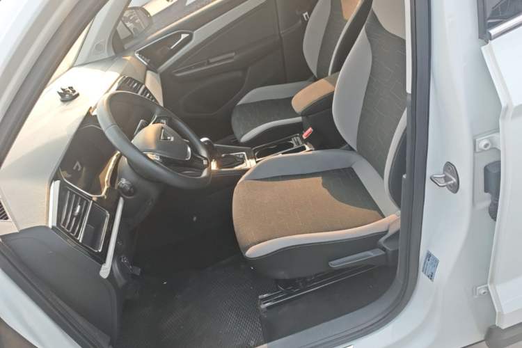 Used Jetta VS7 2023 280TSI Automatic Trend Edition Left Front Seat