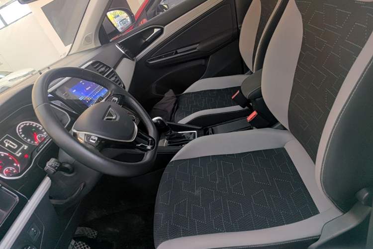 Used Jetta VS7 2023 280TSI Automatic Trend Edition Left Front Seat