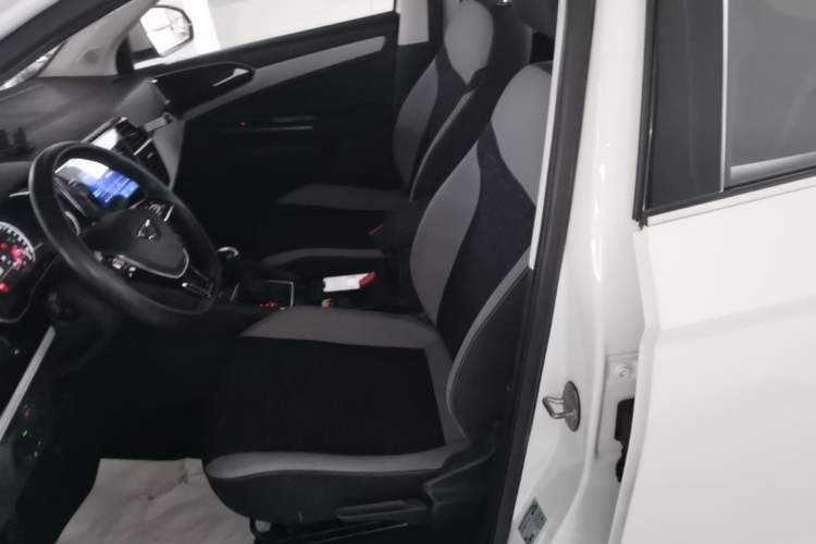 Used Jetta VS7 2023 280TSI Automatic Trend Edition Left Front Seat