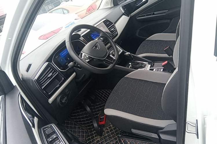 Used Jetta VS7 2023 280TSI Automatic Trend Edition Left Front Seat