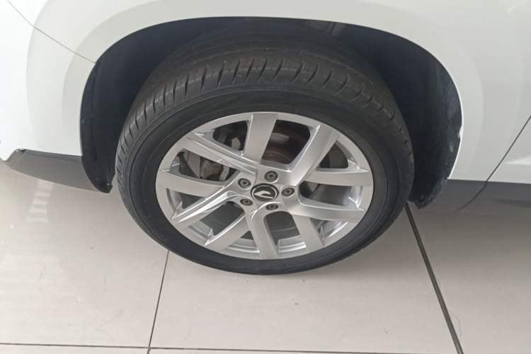 Used Jetta VS7 2023 280TSI Automatic Trend Edition Left Front Wheel Hub