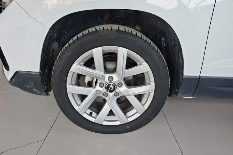 Used Jetta VS7 2023 280TSI Automatic Trend Edition Left Front Wheel Hub