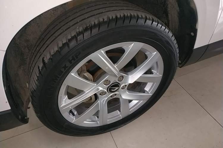 Used Jetta VS7 2023 280TSI Automatic Trend Edition Left Front Wheel Hub