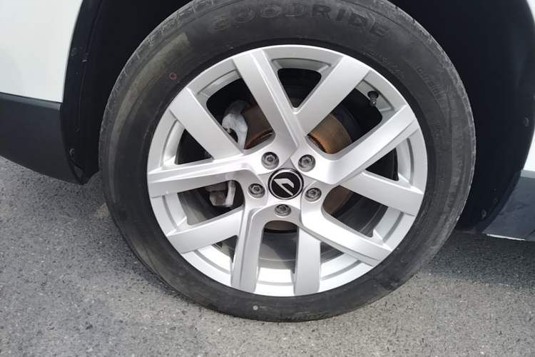 Used Jetta VS7 2023 280TSI Automatic Trend Edition Left Front Wheel Hub