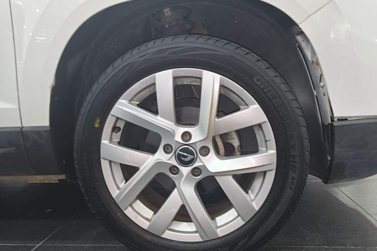 Used Jetta VS7 2023 280TSI Automatic Trend Edition Left Front Wheel Hub