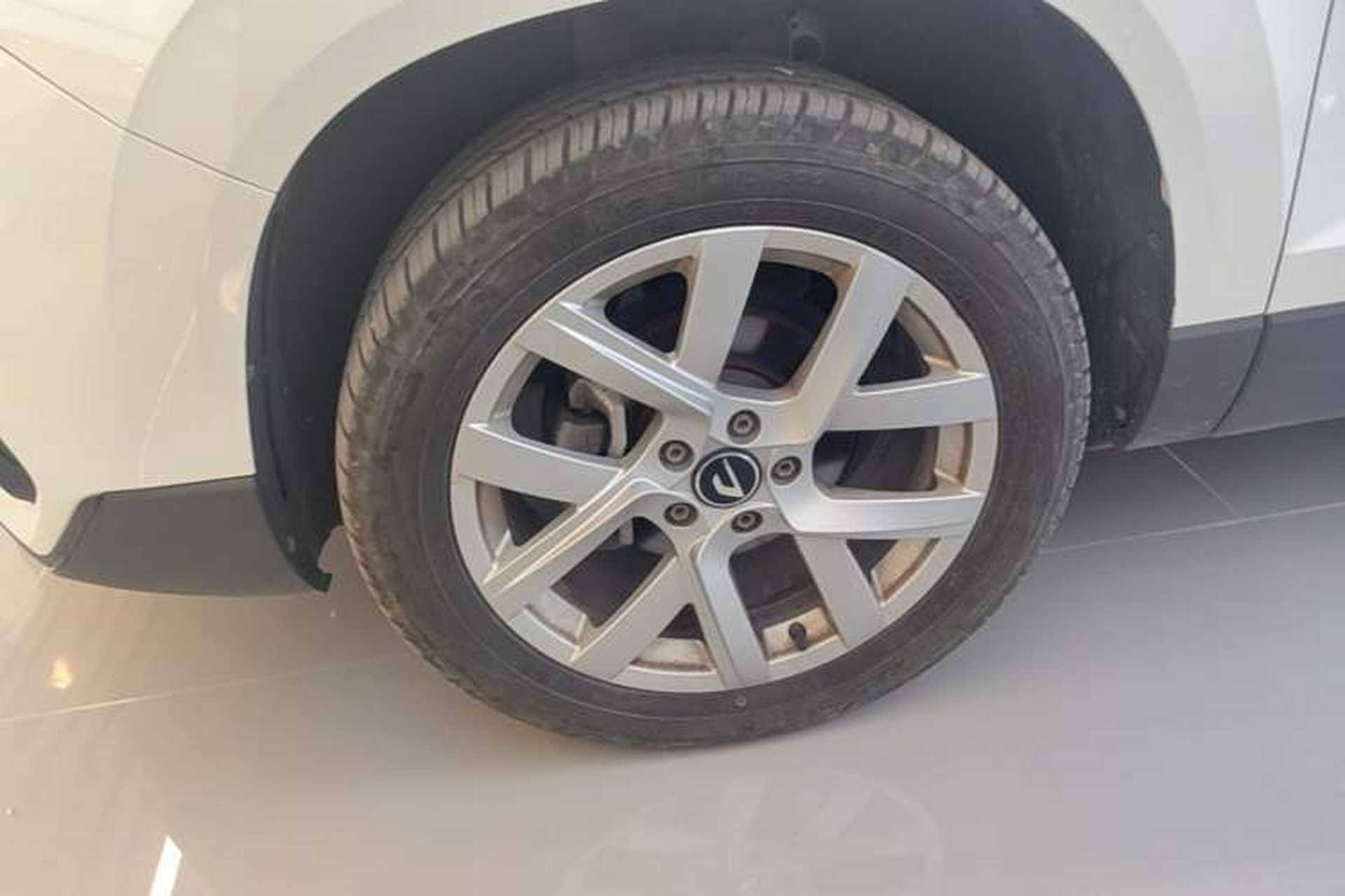 Used Jetta VS7 2023 280TSI Automatic Trend Edition Left Front Wheel Hub