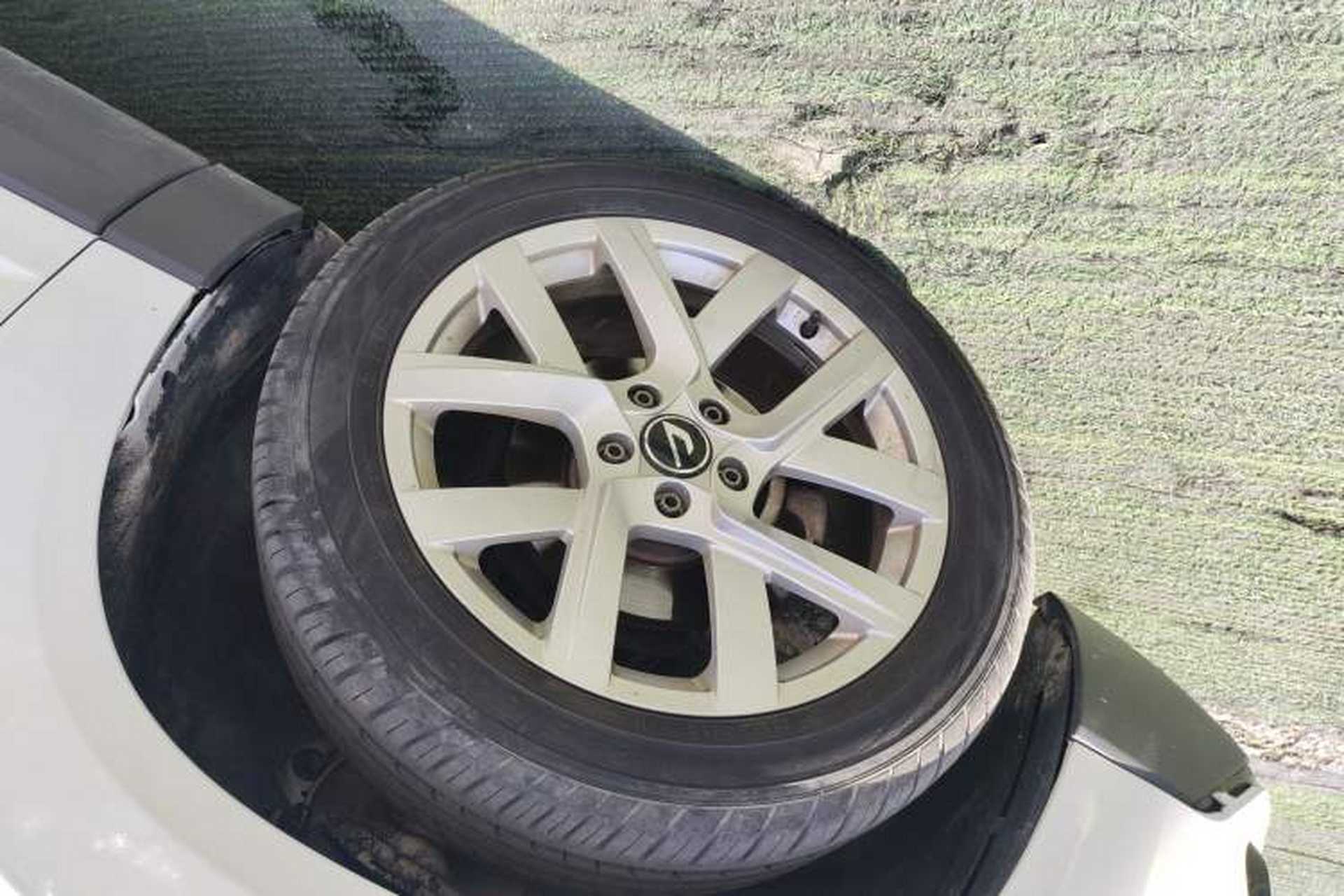 Used Jetta VS7 2023 280TSI Automatic Trend Edition Left Front Wheel Hub