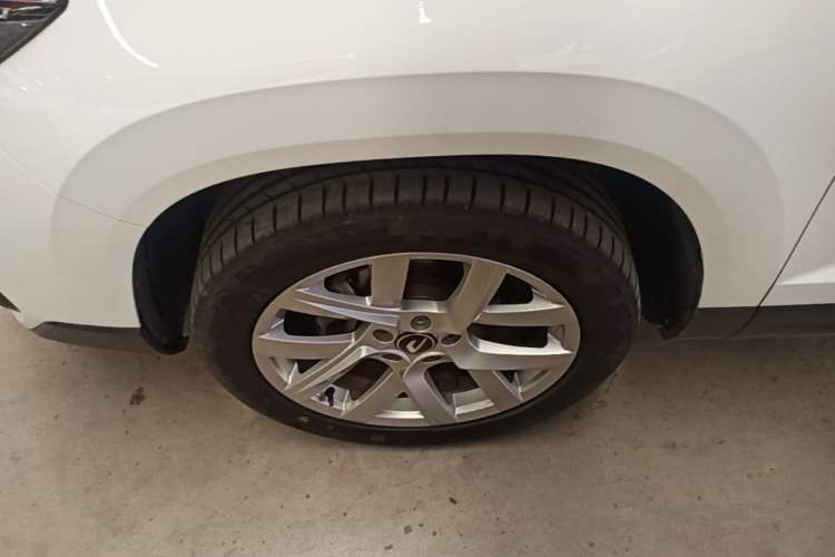 Used Jetta VS7 2023 280TSI Automatic Trend Edition Left Front Wheel Hub