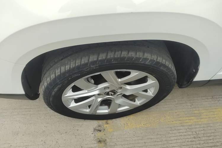 Used Jetta VS7 2023 280TSI Automatic Trend Edition Left Front Wheel Hub