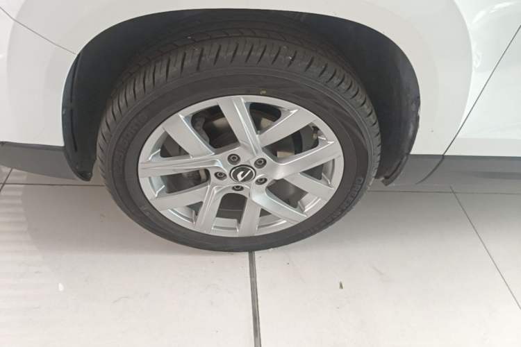 Used Jetta VS7 2023 280TSI Automatic Trend Edition Left Front Wheel Hub