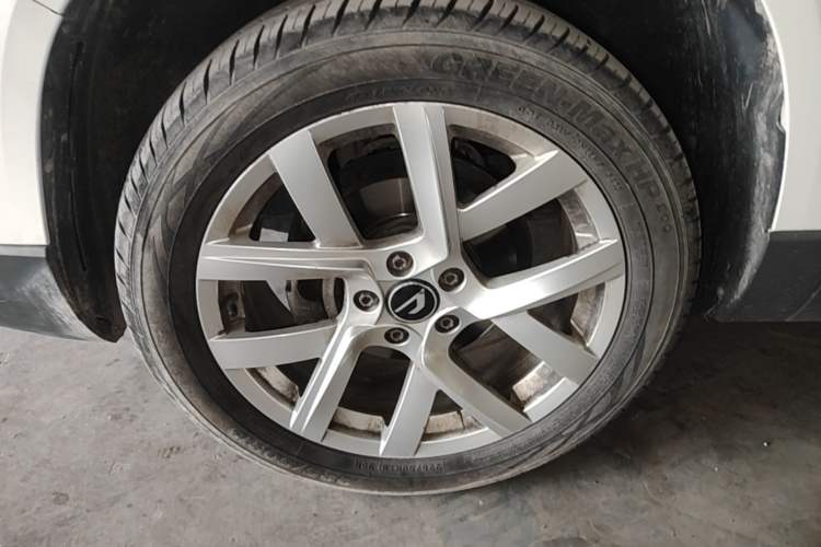 Used Jetta VS7 2023 280TSI Automatic Trend Edition Left Front Wheel Hub