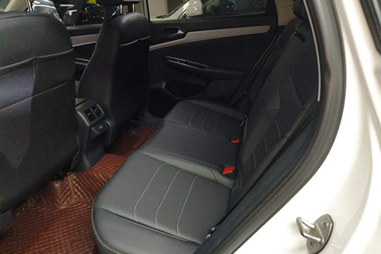 Used Jetta VS7 2023 280TSI Automatic Enjoyment Edition Left Rear Seat