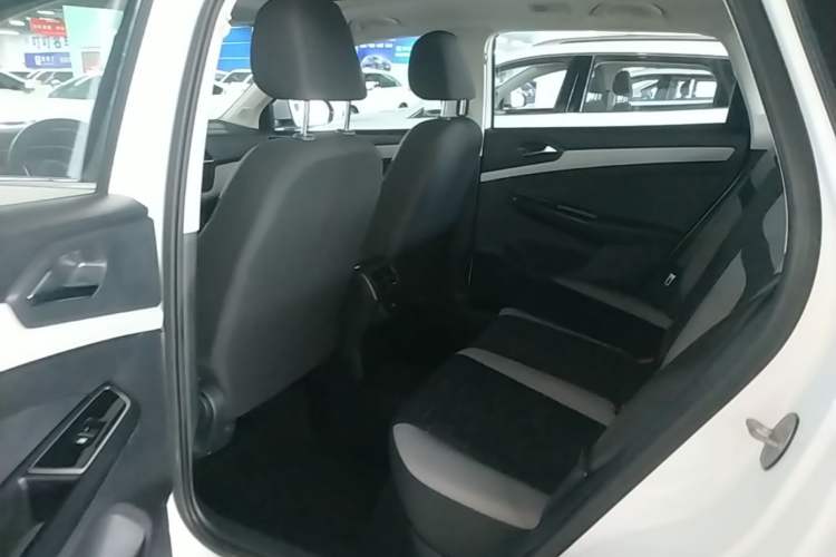 Used Jetta VS7 2023 280TSI Automatic Trend Edition Left Rear Seat