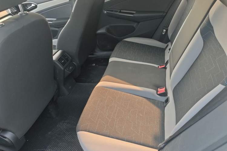 Used Jetta VS7 2023 280TSI Automatic Trend Edition Left Rear Seat