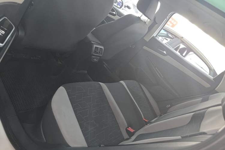 Used Jetta VS7 2023 280TSI Automatic Trend Edition Left Rear Seat