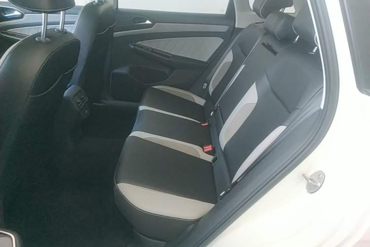 Used Jetta VS7 2023 280TSI Automatic High-Gloss Enjoyment Edition Left Rear Seat
