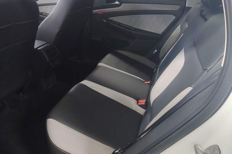 Used Jetta VS7 2023 280TSI Automatic High-Gloss Glory Edition Left Rear Seat