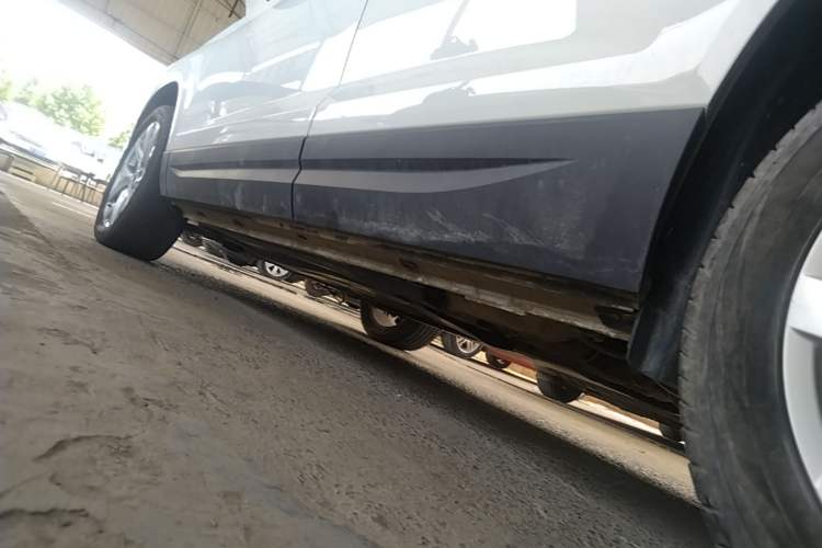 Used Jetta VS7 2023 280TSI Automatic Trend Edition Left Side Sill