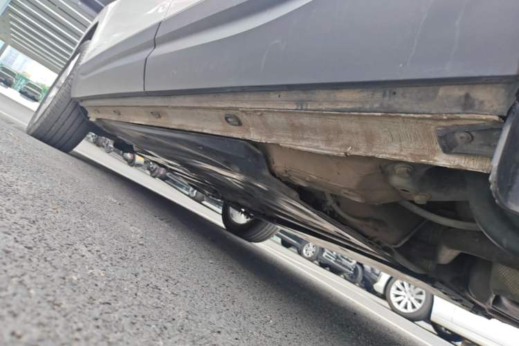Used Jetta VS7 2023 280TSI Automatic Trend Edition Left Side Sill