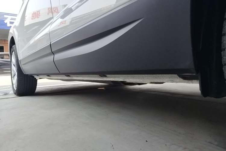 Used Jetta VS7 2023 280TSI Automatic Trend Edition Left Side Sill