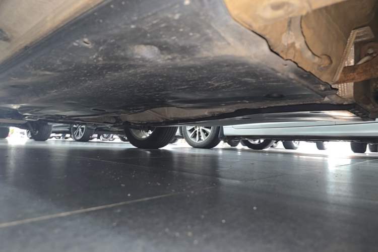 Used Jetta VS7 2023 280TSI Automatic Trend Edition Left Side Sill