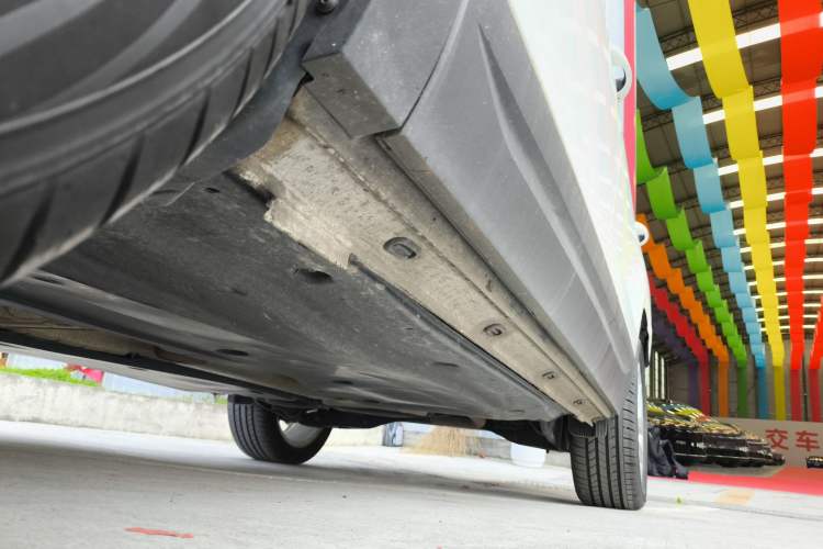 Used Jetta VS7 2023 280TSI Automatic Trend Edition Left Side Sill