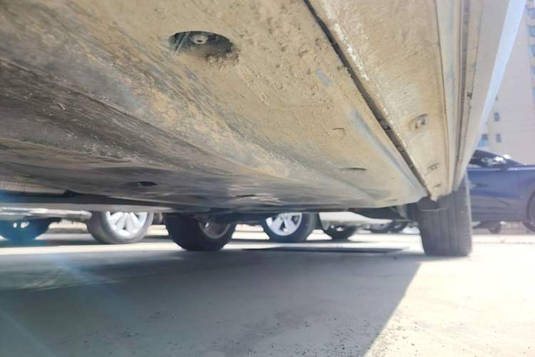 Used Jetta VS7 2023 280TSI Automatic Trend Edition Left Side Sill