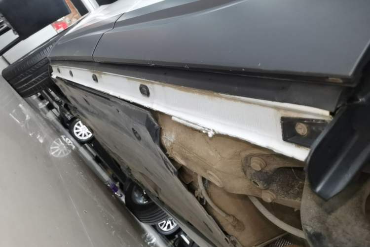 Used Jetta VS7 2023 280TSI Automatic Enjoyment Edition Left Side Sill