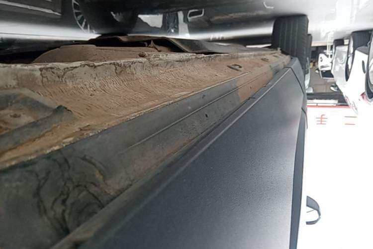 Used Jetta VS7 2023 280TSI Automatic Trend Edition Left Side Sill