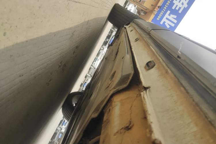 Used Jetta VS7 2023 280TSI Automatic Trend Edition Left Side Sill