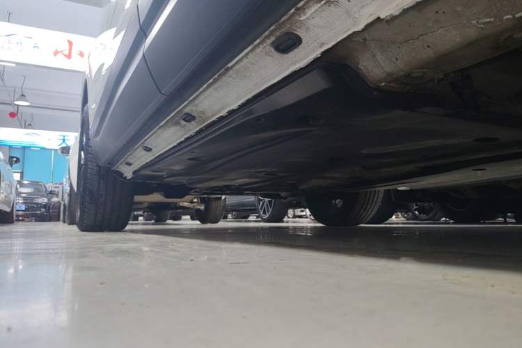 Used Jetta VS7 2023 280TSI Automatic High-Gloss Glory Edition Left Side Sill