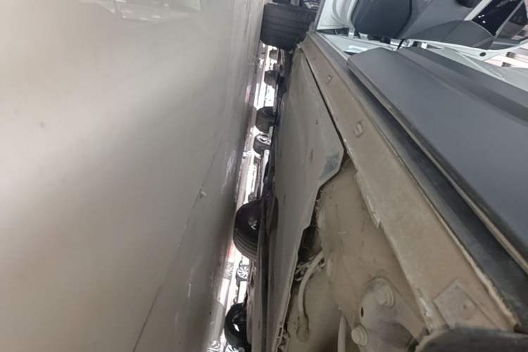 Used Jetta VS7 2023 280TSI Automatic Trend Edition Left Side Sill