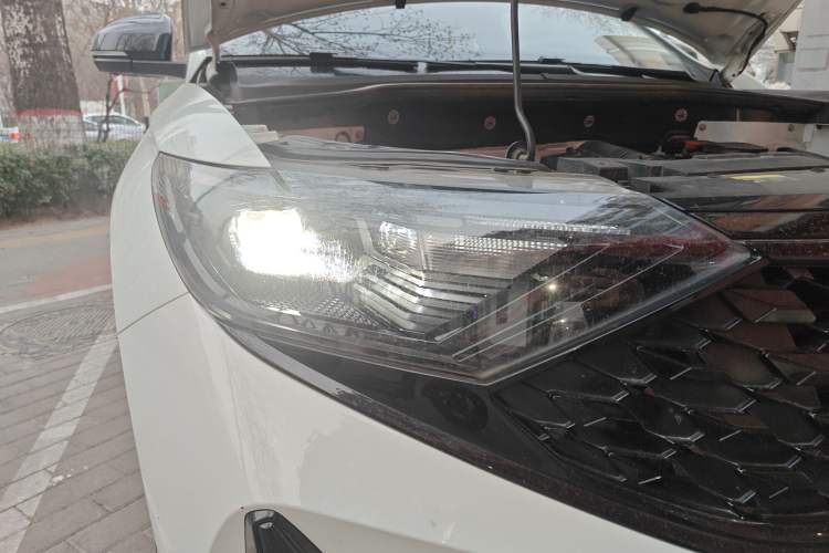Used Jetta VS7 2023 280TSI Automatic High-Gloss Enjoyment Edition Right Front Headlight