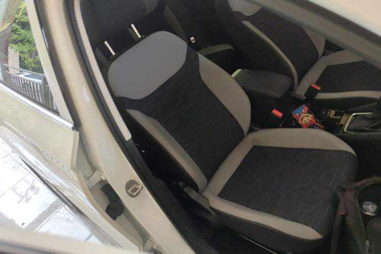 Used Jetta VS7 2023 280TSI Automatic Trend Edition Right Front Seat
