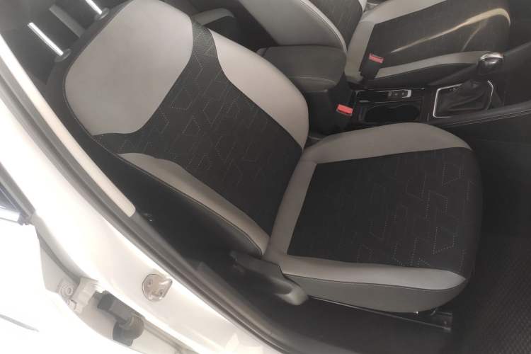 Used Jetta VS7 2023 280TSI Automatic Trend Edition Right Front Seat
