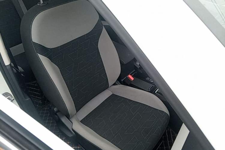 Used Jetta VS7 2023 280TSI Automatic Trend Edition Right Front Seat