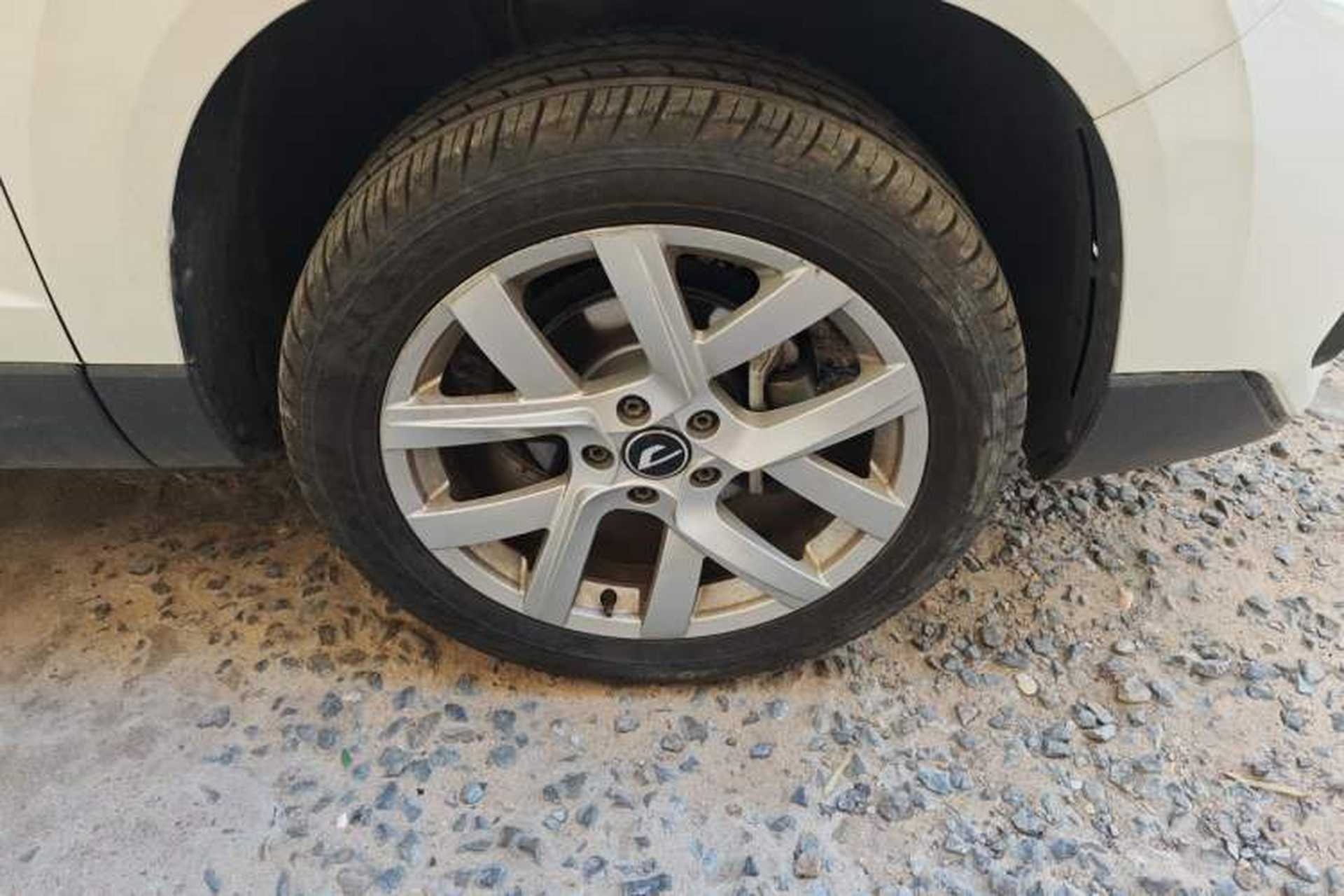 Used Jetta VS7 2023 280TSI Automatic Trend Edition Right Front Wheel Hub