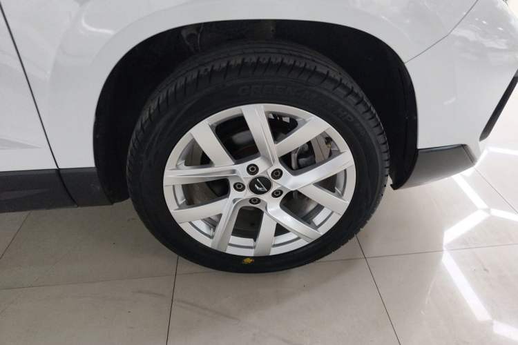 Used Jetta VS7 2023 280TSI Automatic Trend Edition Right Front Wheel Hub