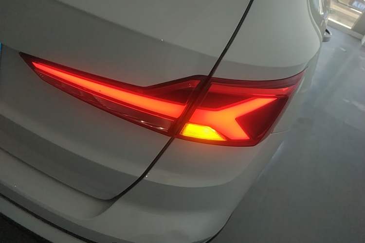 Used Jetta VS7 2023 280TSI Automatic High-Gloss Enjoyment Edition Right Rear Taillight