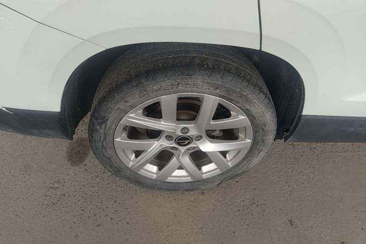 Used Jetta VS7 2023 280TSI Automatic Trend Edition Right Rear Wheel Hub