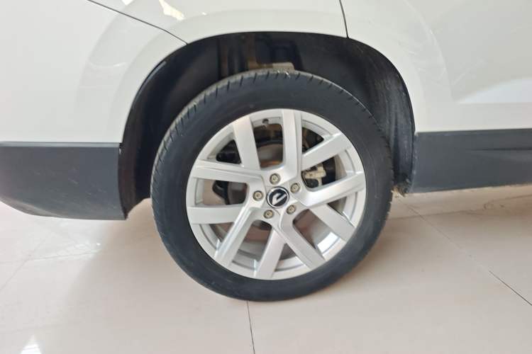 Used Jetta VS7 2023 280TSI Automatic Trend Edition Right Rear Wheel Hub