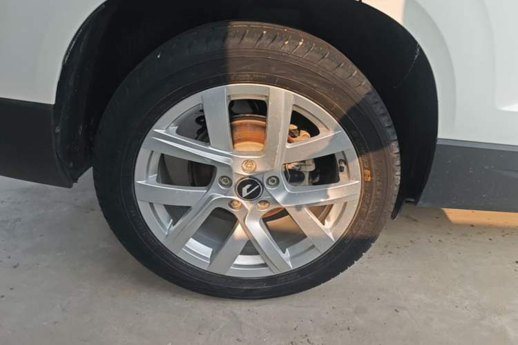 Used Jetta VS7 2023 280TSI Automatic Trend Edition Right Rear Wheel Hub