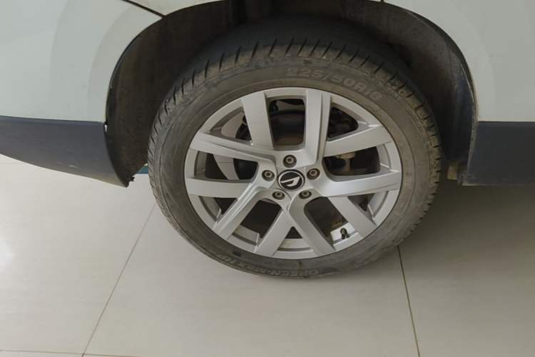 Used Jetta VS7 2023 280TSI Automatic Trend Edition Right Rear Wheel Hub