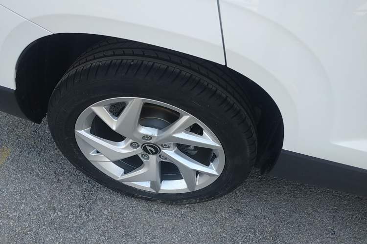 Used Jetta VS7 2023 280TSI Automatic Enjoyment Edition Right Rear Wheel Hub