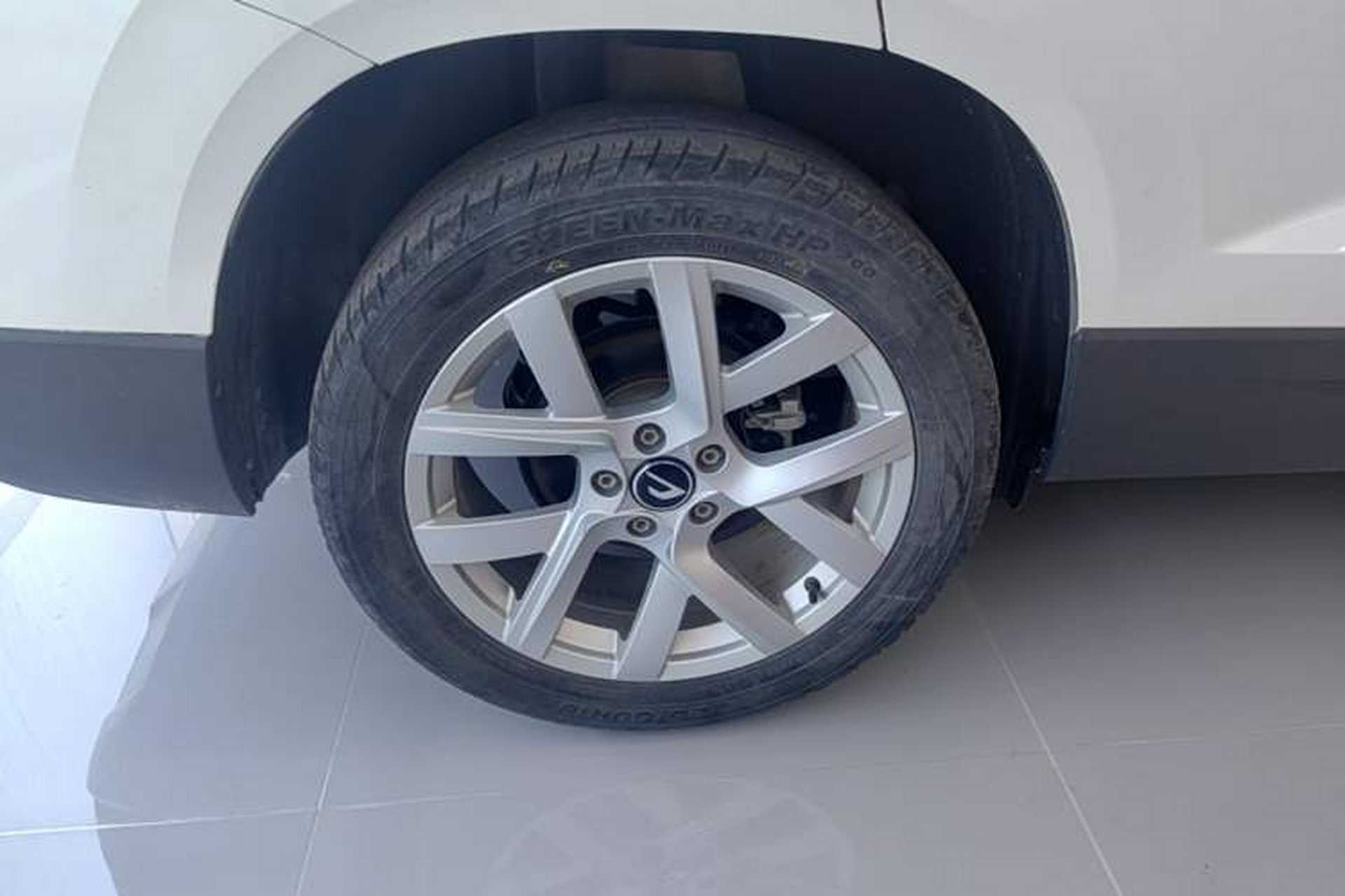 Used Jetta VS7 2023 280TSI Automatic Trend Edition Right Rear Wheel Hub