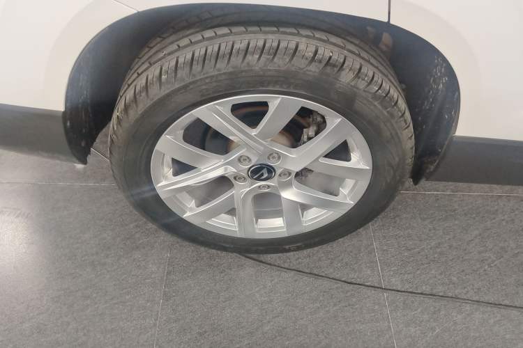 Used Jetta VS7 2023 280TSI Automatic Trend Edition Right Rear Wheel Hub