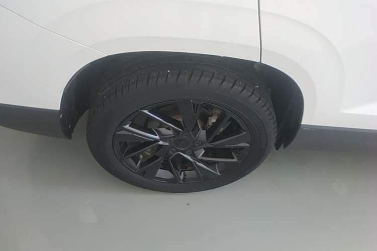 Used Jetta VS7 2023 280TSI Automatic High-Gloss Enjoyment Edition Right Rear Wheel Hub