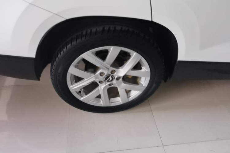Used Jetta VS7 2023 280TSI Automatic Trend Edition Right Rear Wheel Hub